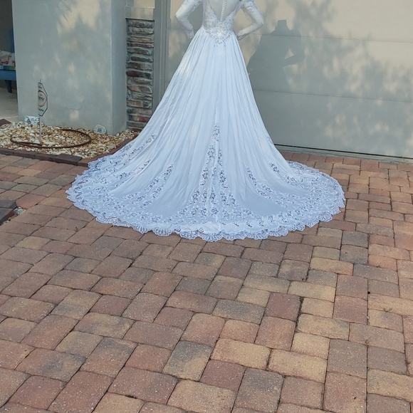 VINTAGE SZU LING CHEN STILLWHITE WEDDING GOWN - Picture 7 of 13